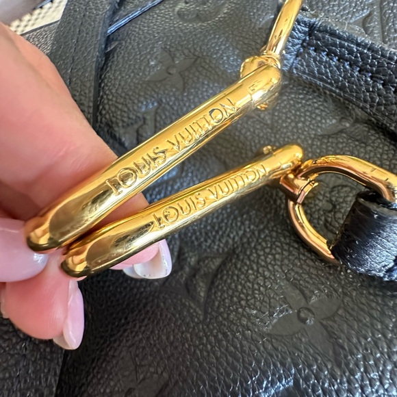 ♦️SOLD♦️ Louis Vuitton Monogram Empreinte Bag - Picture 4 of 16
